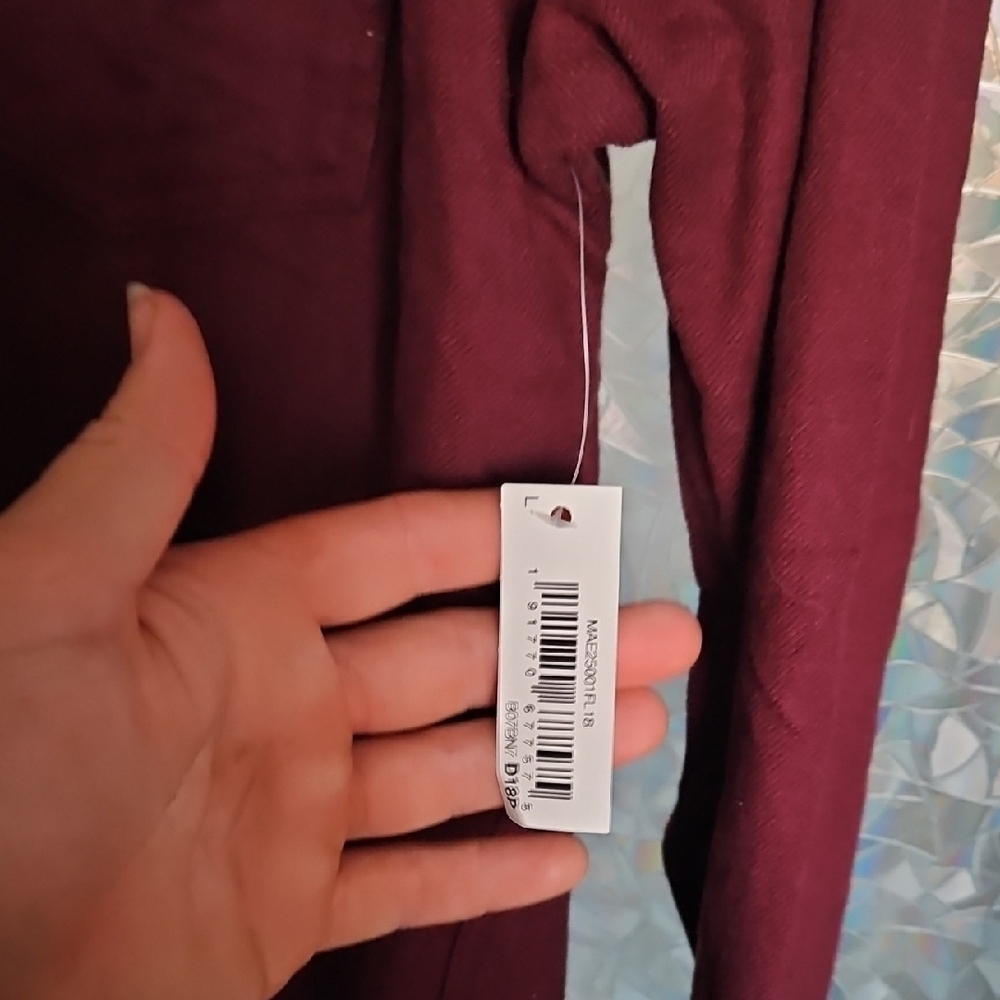 Amazon Essentials Maroon Button-Up Shirt - Picture 3 of 4